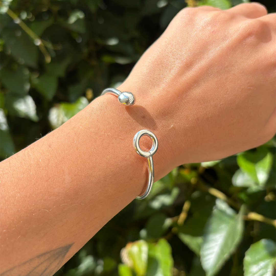 Brazalete círculo bolita