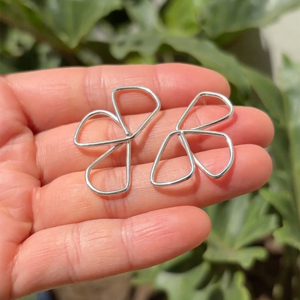 Aretes flores alambre