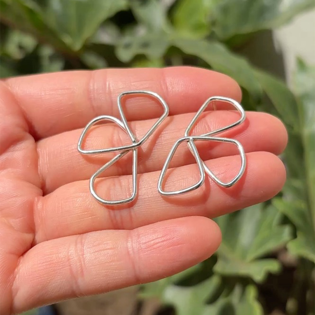 Aretes flores alambre
