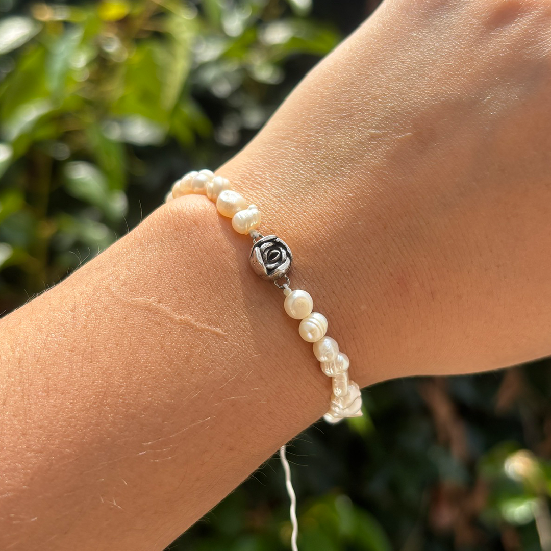 Pulsera ranúnculo con perlas